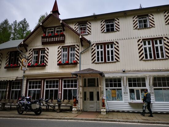 eines von so manchen Hotels/Restaurants, die nicht so aussehen, als ob sie jemals wieder öffnen würden