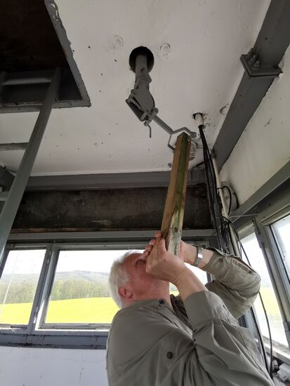 hier kann man den Scheinwerfer verstellen