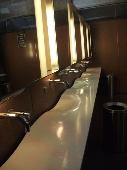 Oper -stylisches Waschbecken