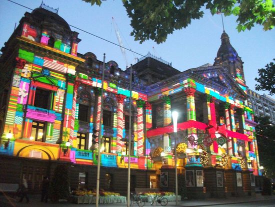 Townhall angestrahlt