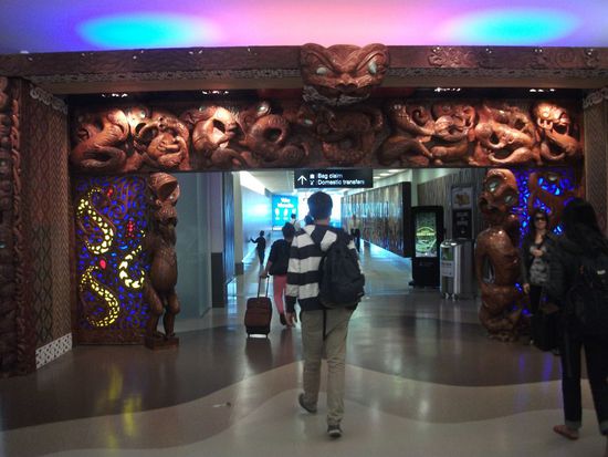 Am Airport -Begrüßung auf Maori