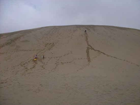 Reinhard erklimmt die Riesendüne...