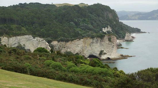 Blick zur Cathedral-Cove