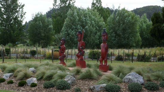 in Coromandel: Maori-Schnitzereien