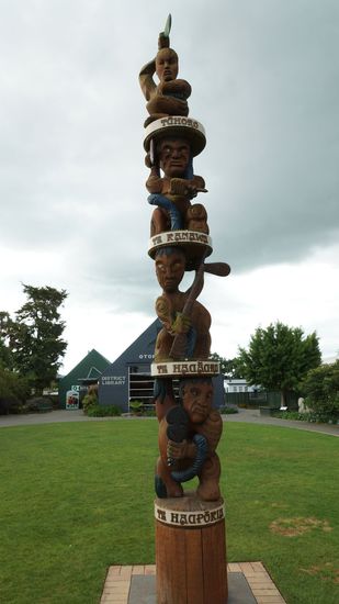 Maori-Schnitzerei in Otorohanga/ Waitomo