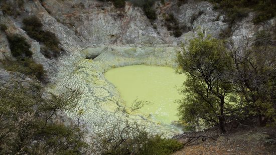 Rotorua: Wai-o-Tapu-Thermalwonderland "Teufelssee"