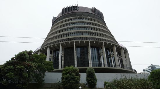 wieder in der City: Regierungsgebäude, "Bienenkorb" genannt