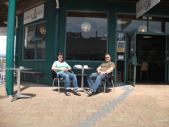 Hokitika: Kaffeepause in der Sonne