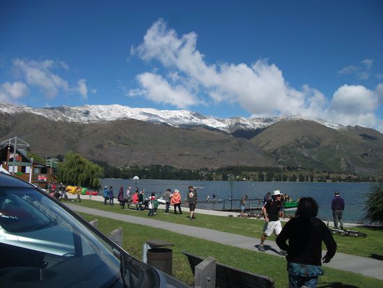 nach viel Regen und Nebel sehen wir endlich wunderschöne Berge am Lake Wanaka.