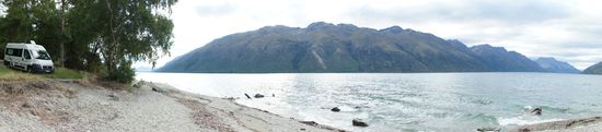 kurz nach Queenstown, ein herrlicher, einsamer Strand (mit Rastplatz)