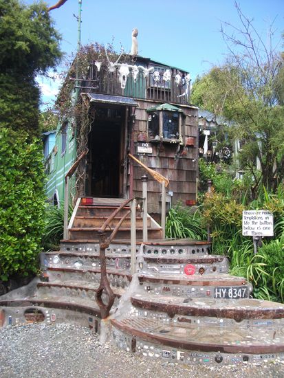 Papatowai: Curios-Cafe - dies ist ein "umbauter" alter Reisebus 