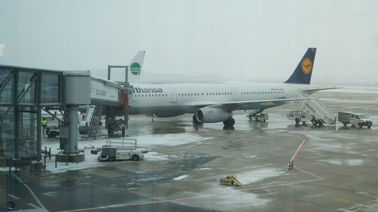 Bremen - Airport: Ankunft bei -7° Grad und Schnee, brrrrrrrrrrr......
...möchten wieder zurück.....