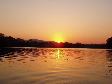 Sonnenuntergang am Fewa See