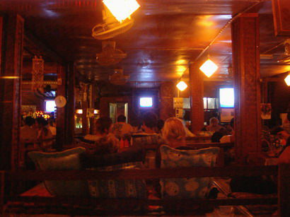 Blick in eine DVD-Bar