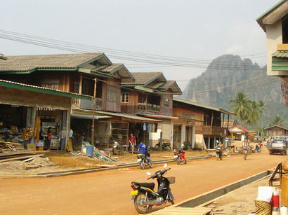 Vang Vieng am Tag, eine einzige Baustelle