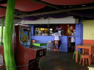 Bar im Puppenhausstil