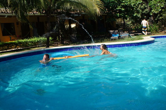 Poolspiele nachmittags 