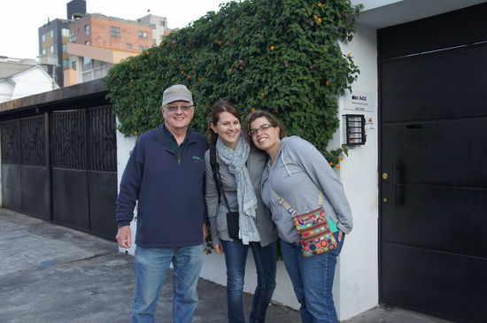 Tom, Nadine y Kristen  Meine Kollegas im Apartment!