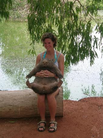 Julia und eine kleine Wombat-Dame