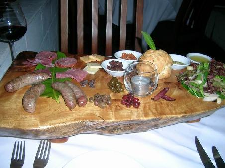Kaengurusalamie, Emu-Schinken, Possum-Bratwurst, Wallaby-Mettwurst