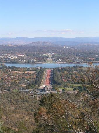 Canberra - kuenstlich, aber auch fesch