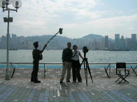 Wir vor Victoria Harbour
