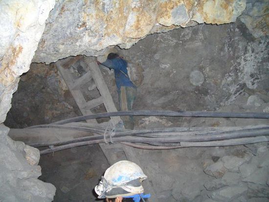 Unser Weg ging auch über diese Leiter ...
Our way went via this ladder as well ...