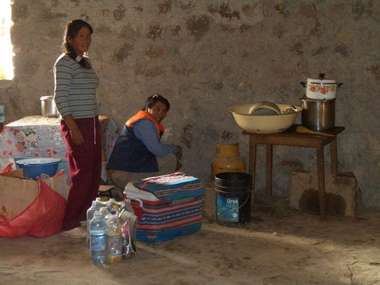 Samuel baut Kristinas Kocher auf ...