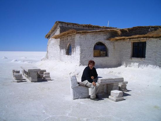 Petra vor dem Salzhotel