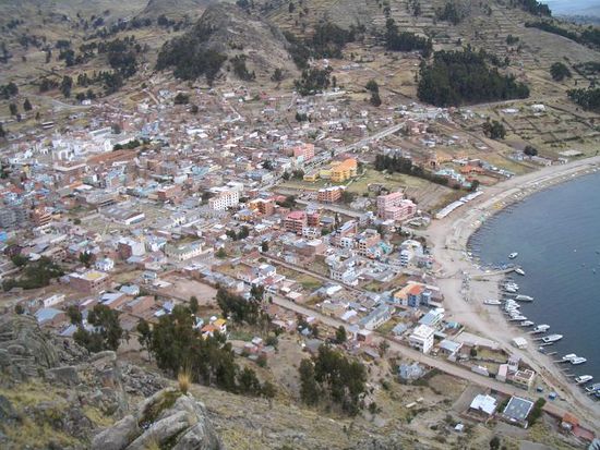 Blick vom Cerro Calvario auf Copacabana