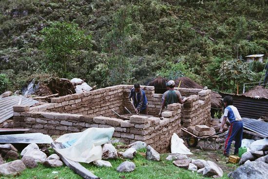 Die Familie beim Hausbau ... das ganze Haus wird kleiner als mein Wohnzimmer!