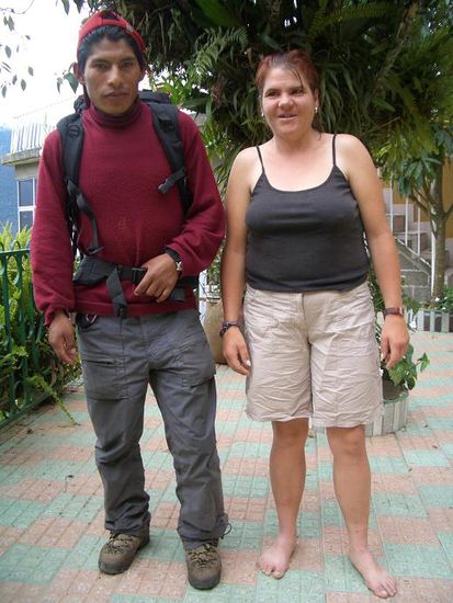 Esildro im Rollkragenpulli ... Petra in "der Temperatur angemessenen Kleidung".