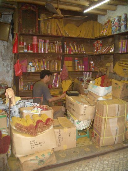 Räucherstäbchen noch und nöcher ...