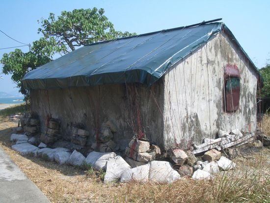 Interessante Befestigung des Dachs ...