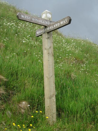 ... ab und zu gab es Wegweiser mit "Schrift" ...