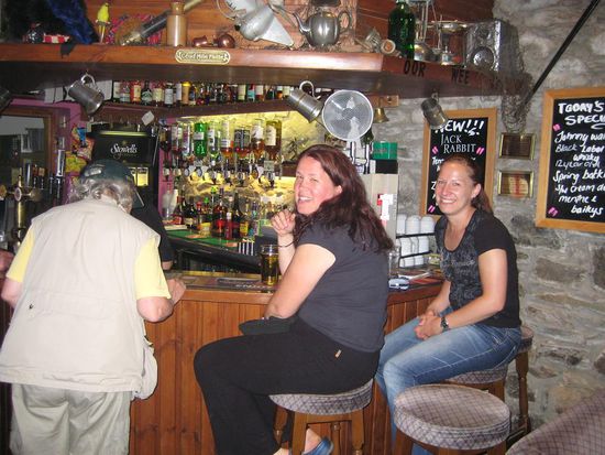 Im Pub der Beinglas Farm