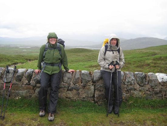 Zum ersten mal auf dieser Tour müssen wir die Regenhosen rausholen!
