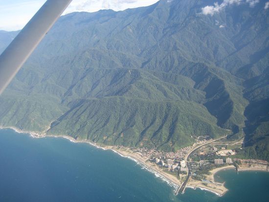 Venezolanische Küste auf dem Weg von Caracas zur Isla la Tortuga