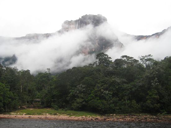Am nächsten Morgen ist der Salto Angel wolkenverhangen ... Schade!