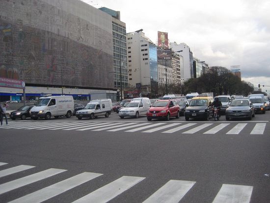 8 + 2 Spuren in jede Richtung!