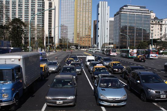 Viel Verkehr in Buenos Aires