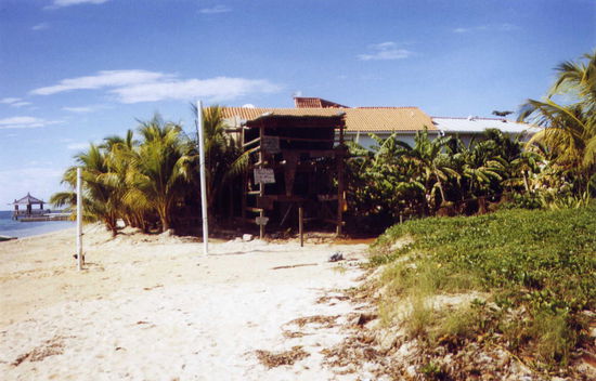 Jimmys Lodge ... dieser Bretterverschlag im Vordergrund!