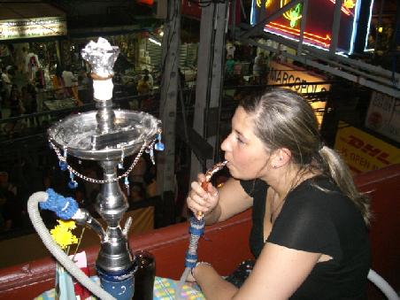 ... einfach dem Treiben der Khaosan Road zuschauen...