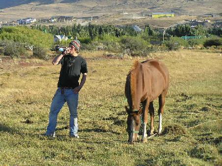Auf dem Weg haben wir auch noch einen argentinischen Gaucho mit seinem Pferd getroffen!