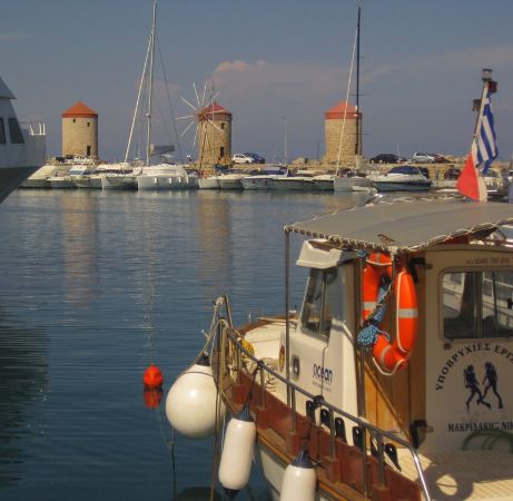 Mandraki-Hafen