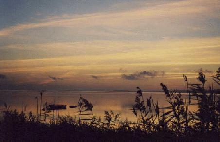 Der Tag endet mit dem Sonnenuntergang bei Gager.