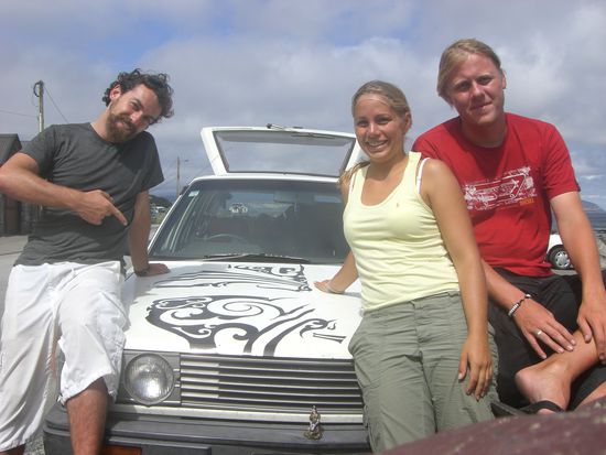 Birdy und seine neuen Freunde:  Daniel, Simone und Helge