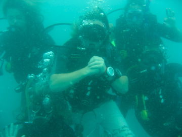Gruppenfoto unter Wasser (bin rechts oben)