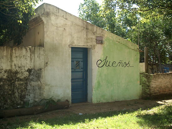 Die "Träume" bleiben, auch wenn der Putz abbröckelt...