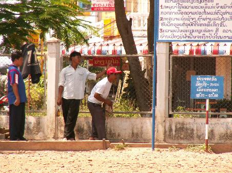 Laotischer Volkssport - Boules...